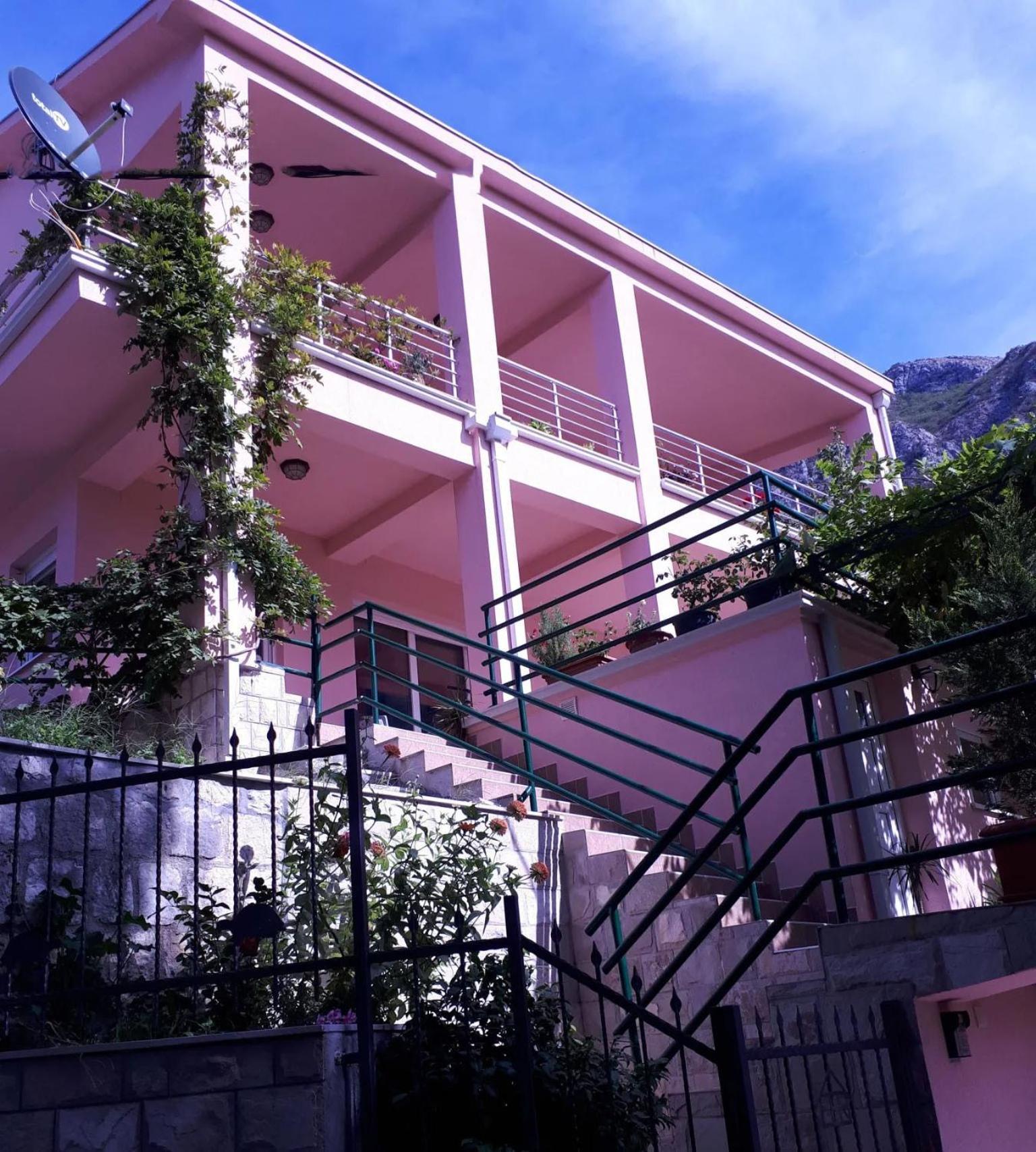 Ecohouse Risan Studio Εξωτερικό φωτογραφία